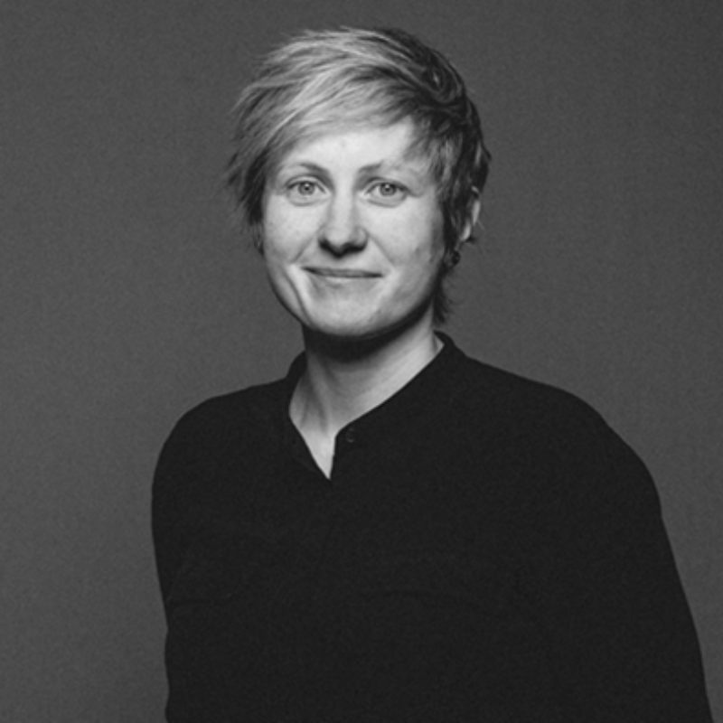 Hilary Brett Headshot